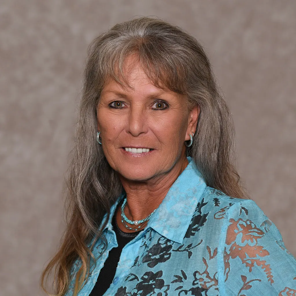 Rhonda Simmons : Administrative Assistant (Gainesville)